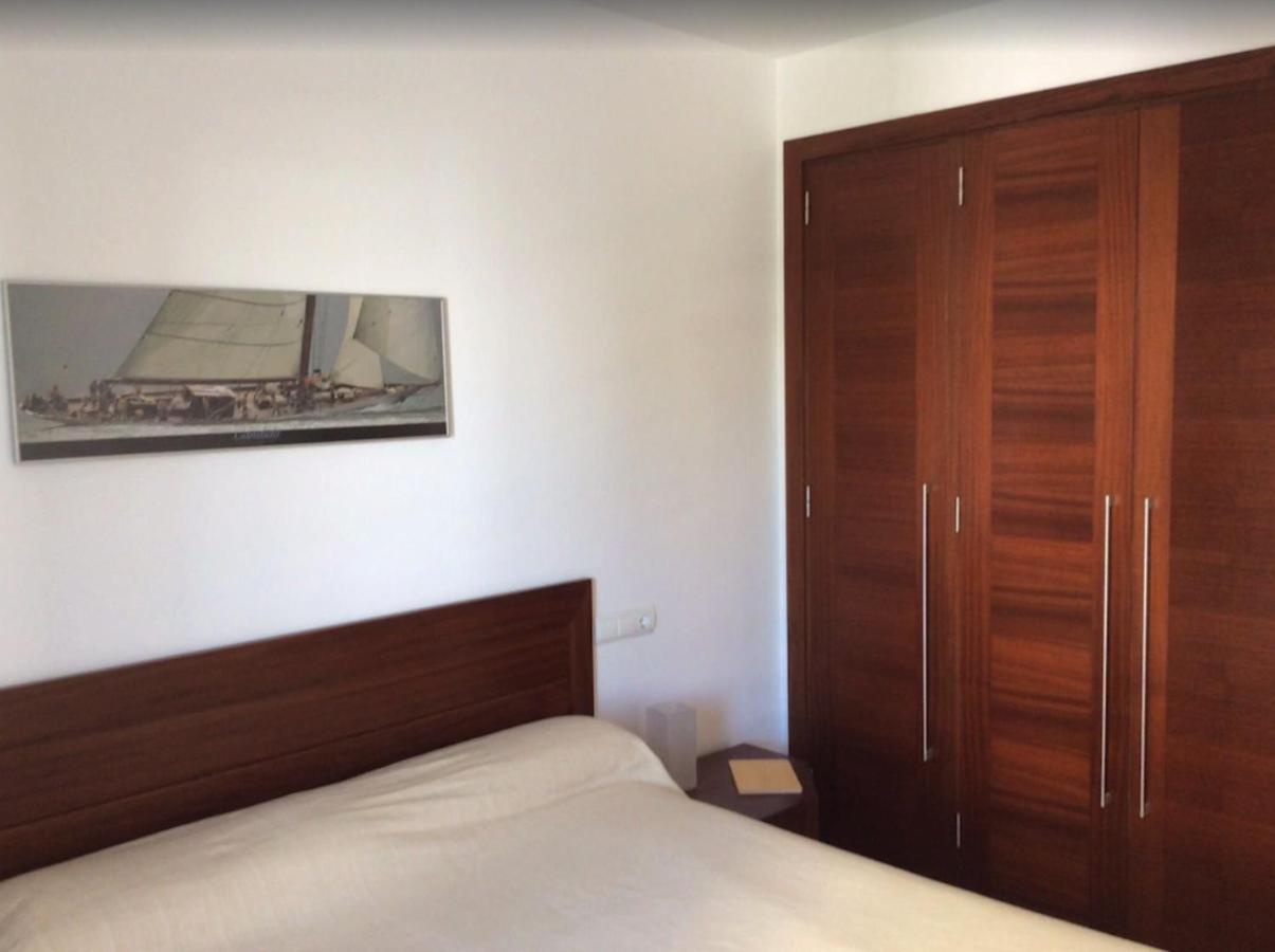 Apartamento Llenaire โปเญนซา ภายนอก รูปภาพ