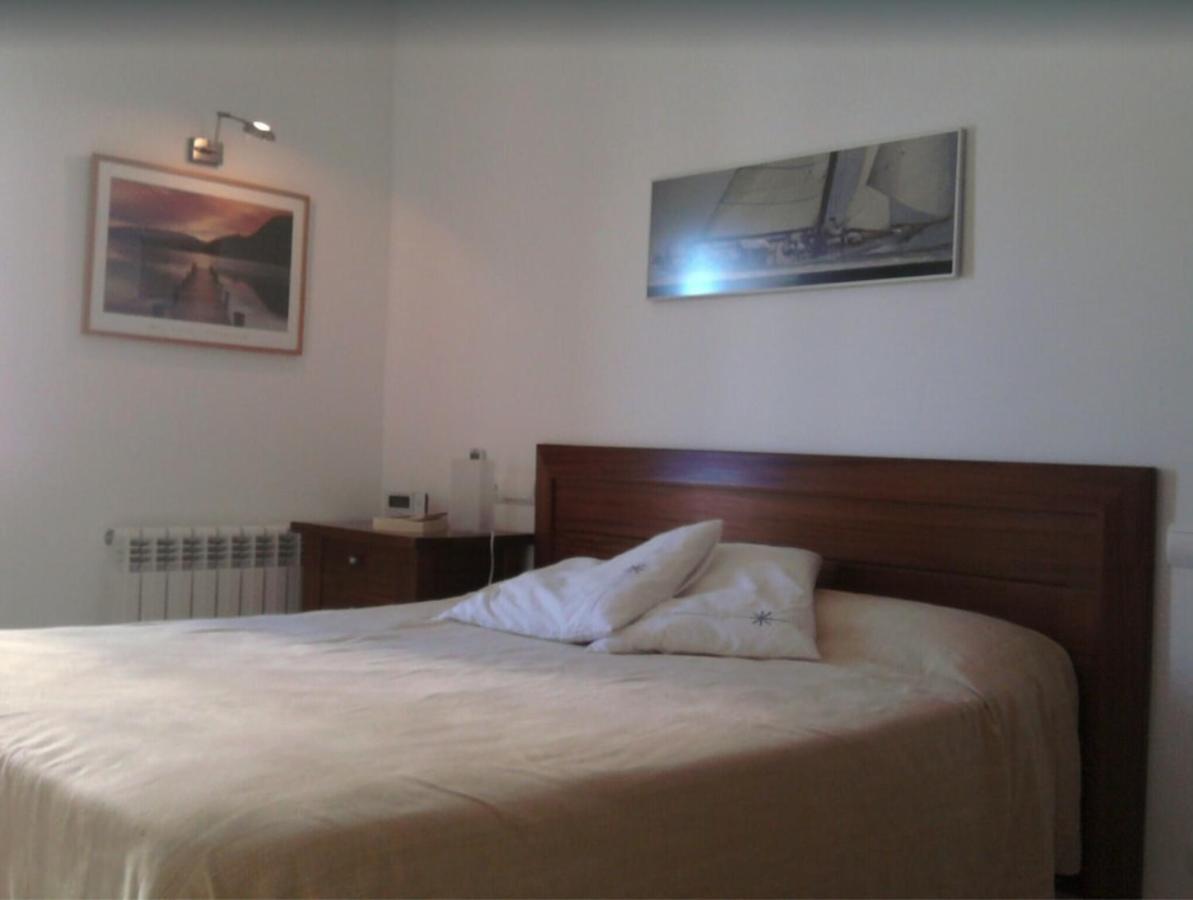 Apartamento Llenaire โปเญนซา ภายนอก รูปภาพ